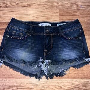 Bullhead shorts🤍